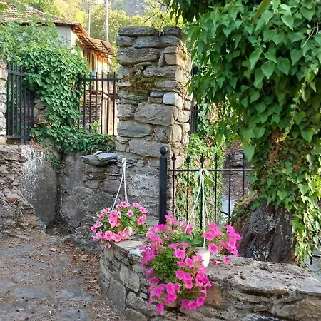 Mare Monte Kazaviti Mikros Prinos